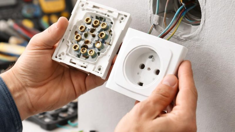 Как выбрать электрическую розетку для квартиры: советы и рекомендации